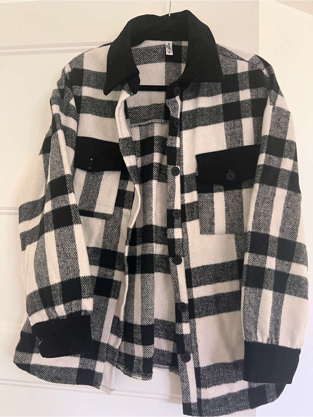 ePretty Black and White Plaid Lightweight Shirt Jacket